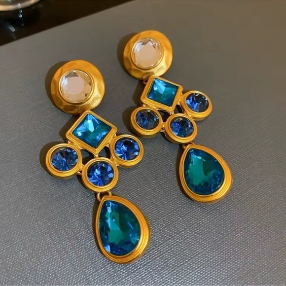 Marquis Baroque Blue Diamond Earrings - Picture 9 of 11